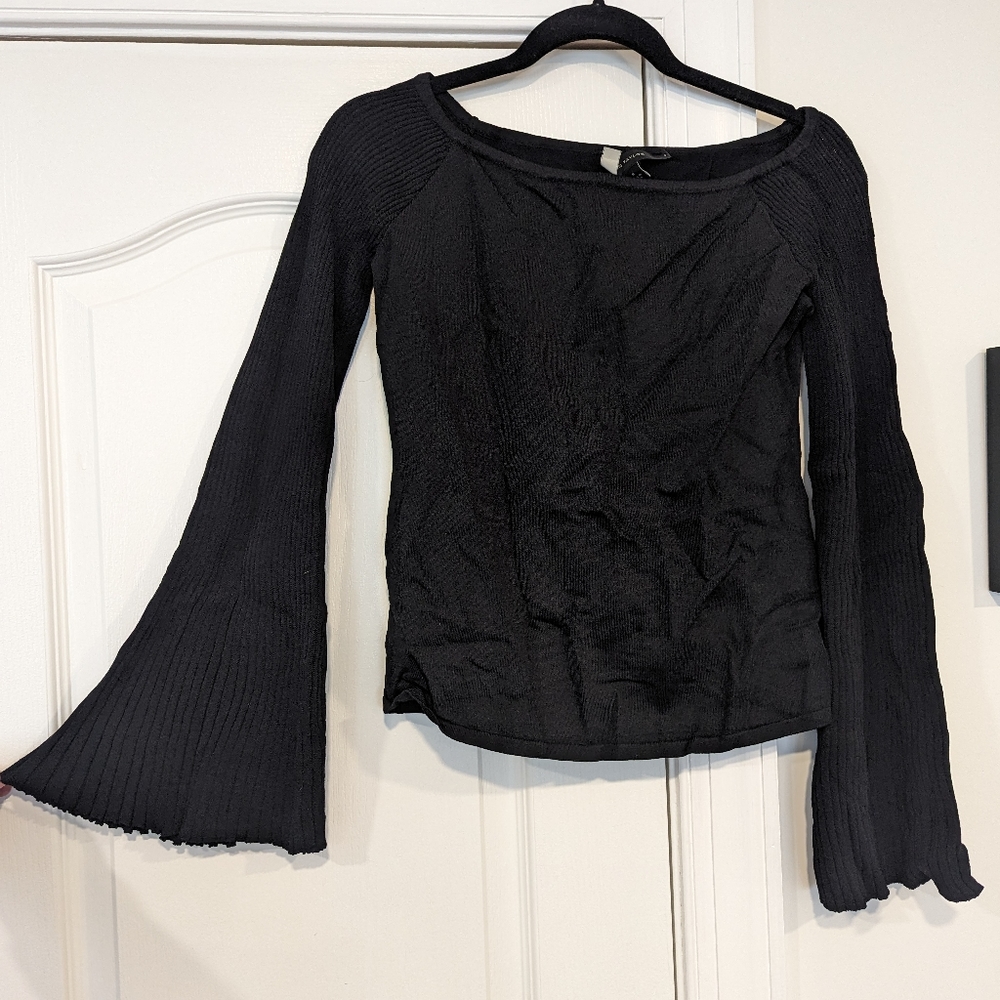 Anne Taylor Bell Sleeve Knit top